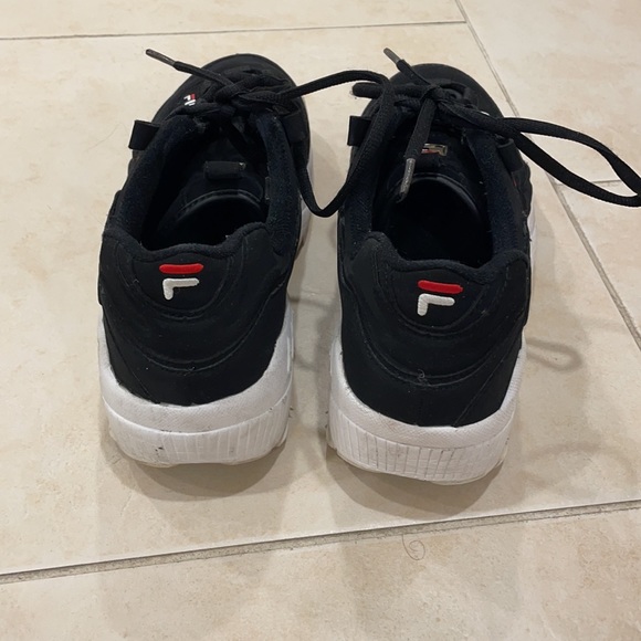 Fila woman’s black chunky sneakers size 10.5 - Picture 3 of 6